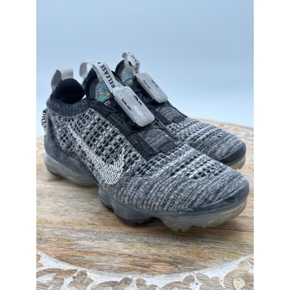 Nike Air Vapormax 2020 Flyknit OREO GS Black/gray Fog CJ4069-004 5.5Y Women’s 7 - Picture 1 of 8